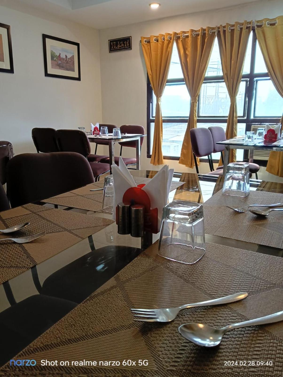 Hotel Ambassador Chocolate Inn Kalyani Eksteriør billede